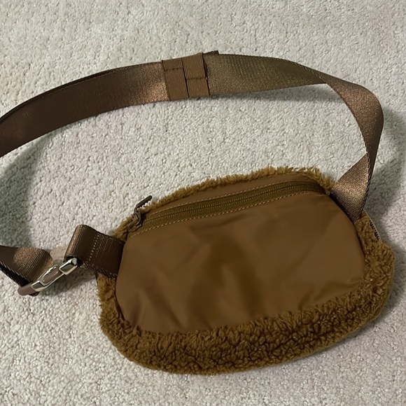 Lululemon belt bag - Picture 3 of 3